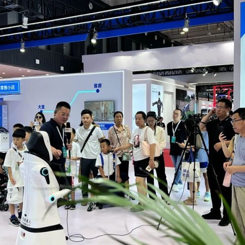创新驱动，派宝机器人亮相2023世界机器人大会引领物业管理新变革